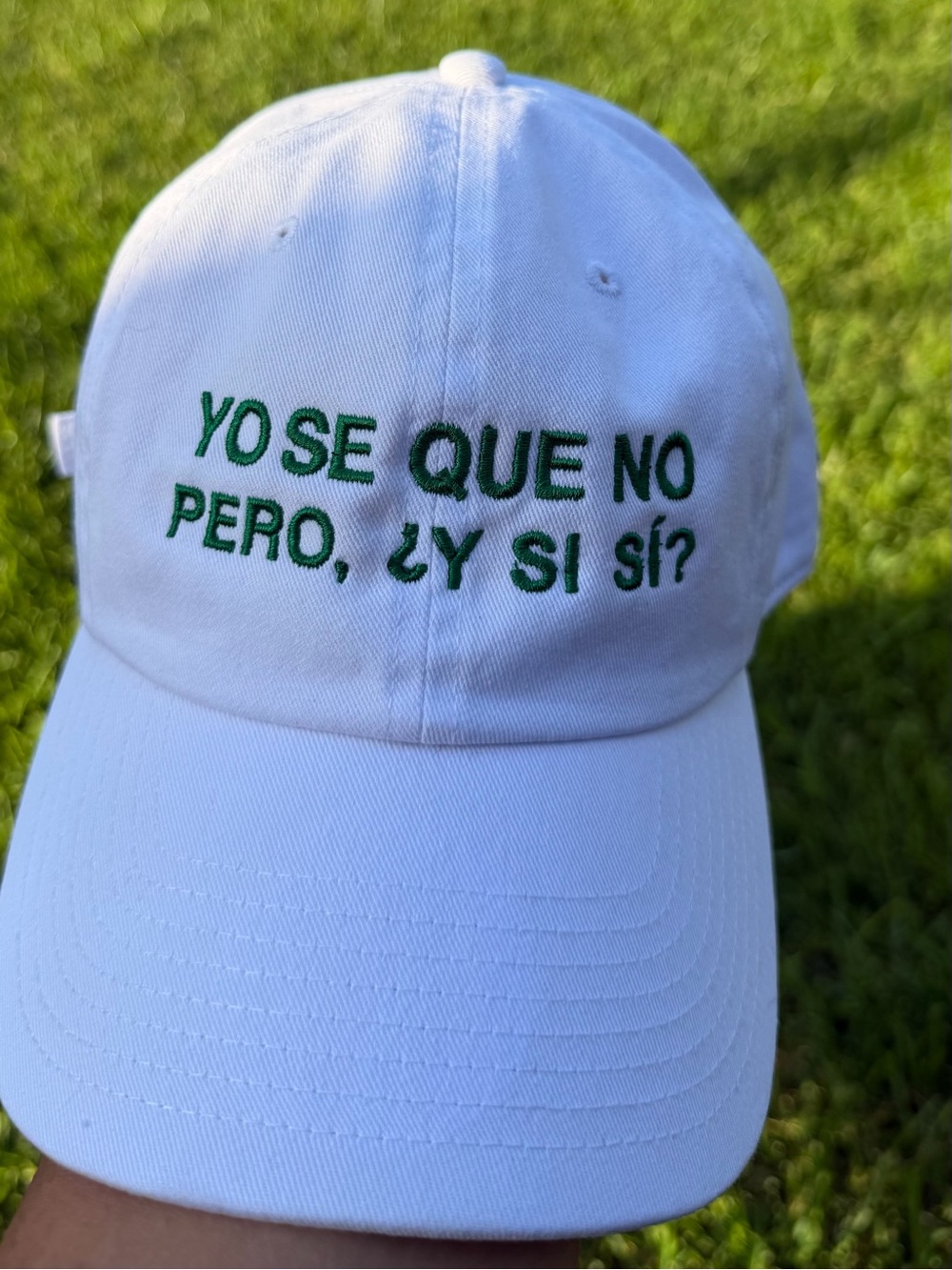 White Baseball Cap with Green Spanish Embroidery - Picture 4 of 12